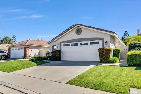 $715,000 | 976 Miraflores Drive, Corona, CA 92882