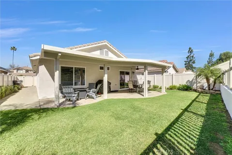 $715,000 | 976 Miraflores Drive, Corona, CA 92882