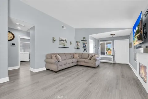 $715,000 | 976 Miraflores Drive, Corona, CA 92882