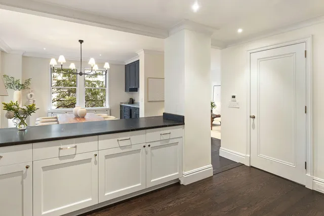 $3,495,000 | 910 Park Avenue, Unit 4N | Upper East Side