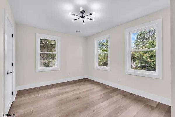 $2,700 | 420 Philadelphia Avenue, Egg Harbor City, NJ 08215