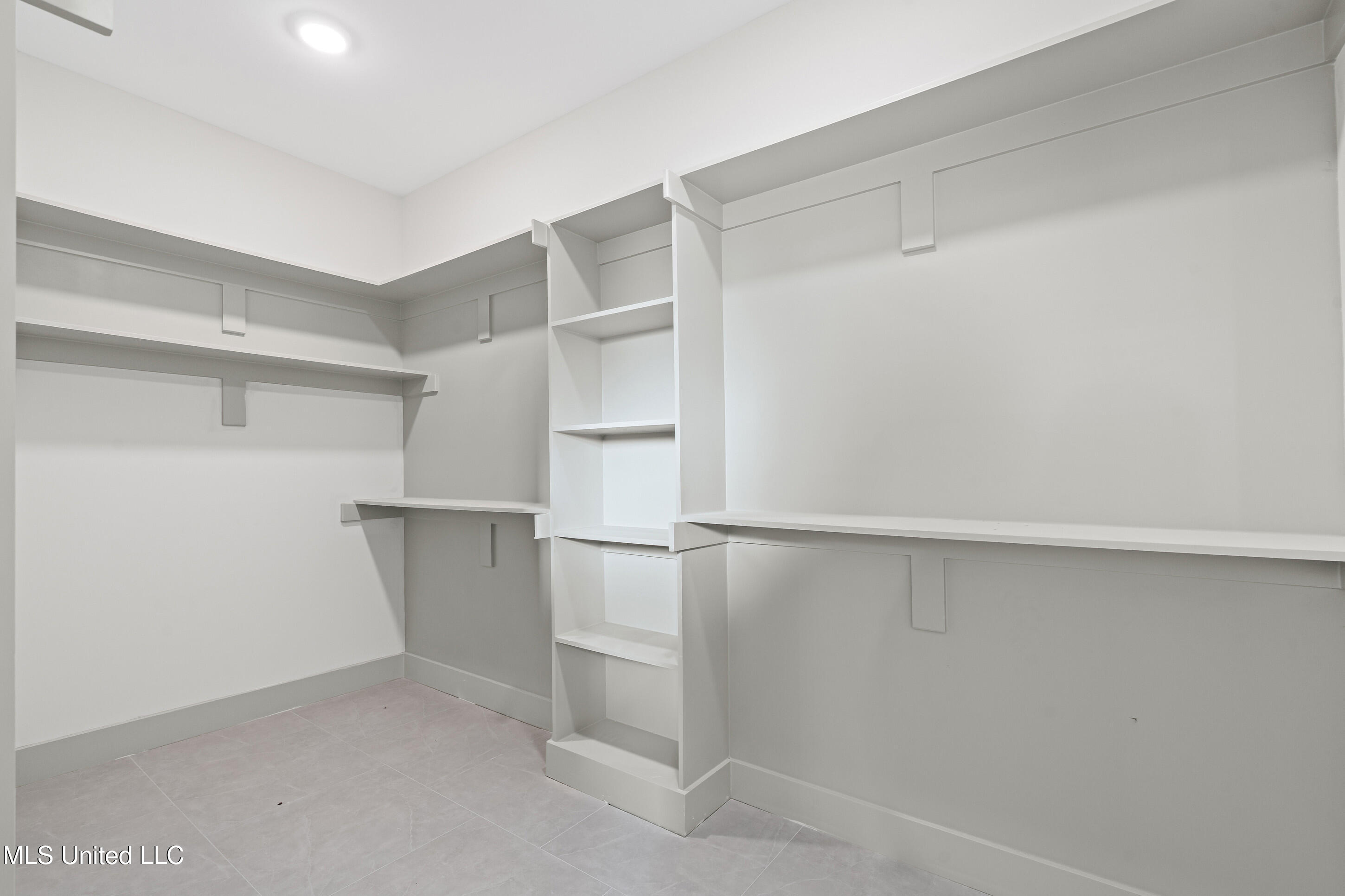 2651 Della Street Hernando, MS 38632 - Photo 15 of 22 primary closet