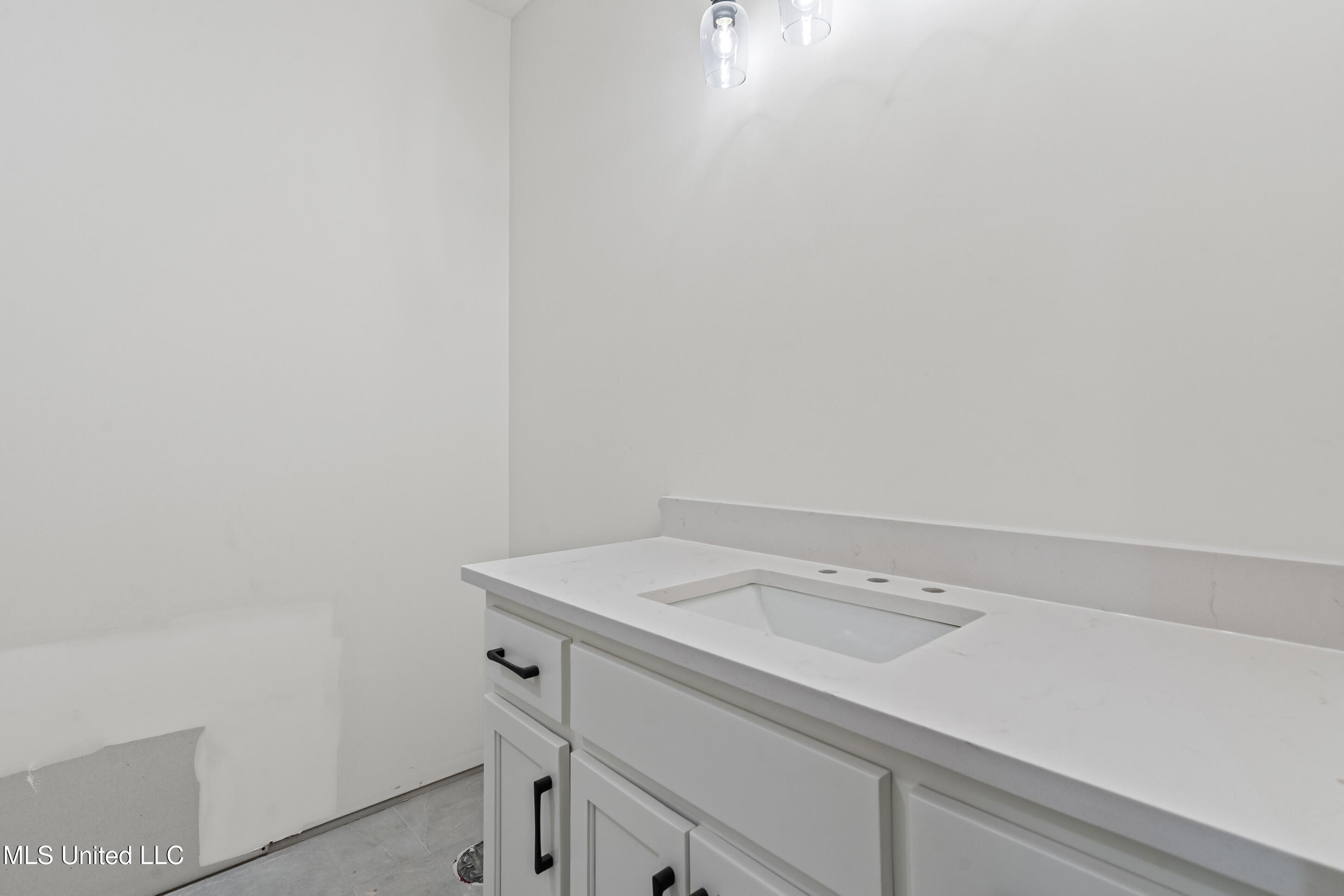 2651 Della Street Hernando, MS 38632 - Photo 19 of 22 hall bath