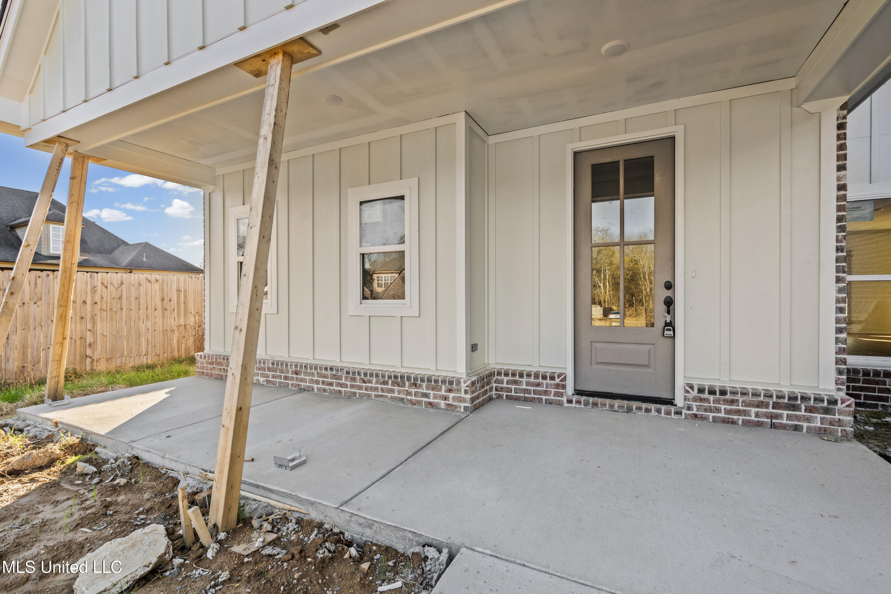 2651 Della Street Hernando, MS 38632 - Photo 2 of 22 front porch