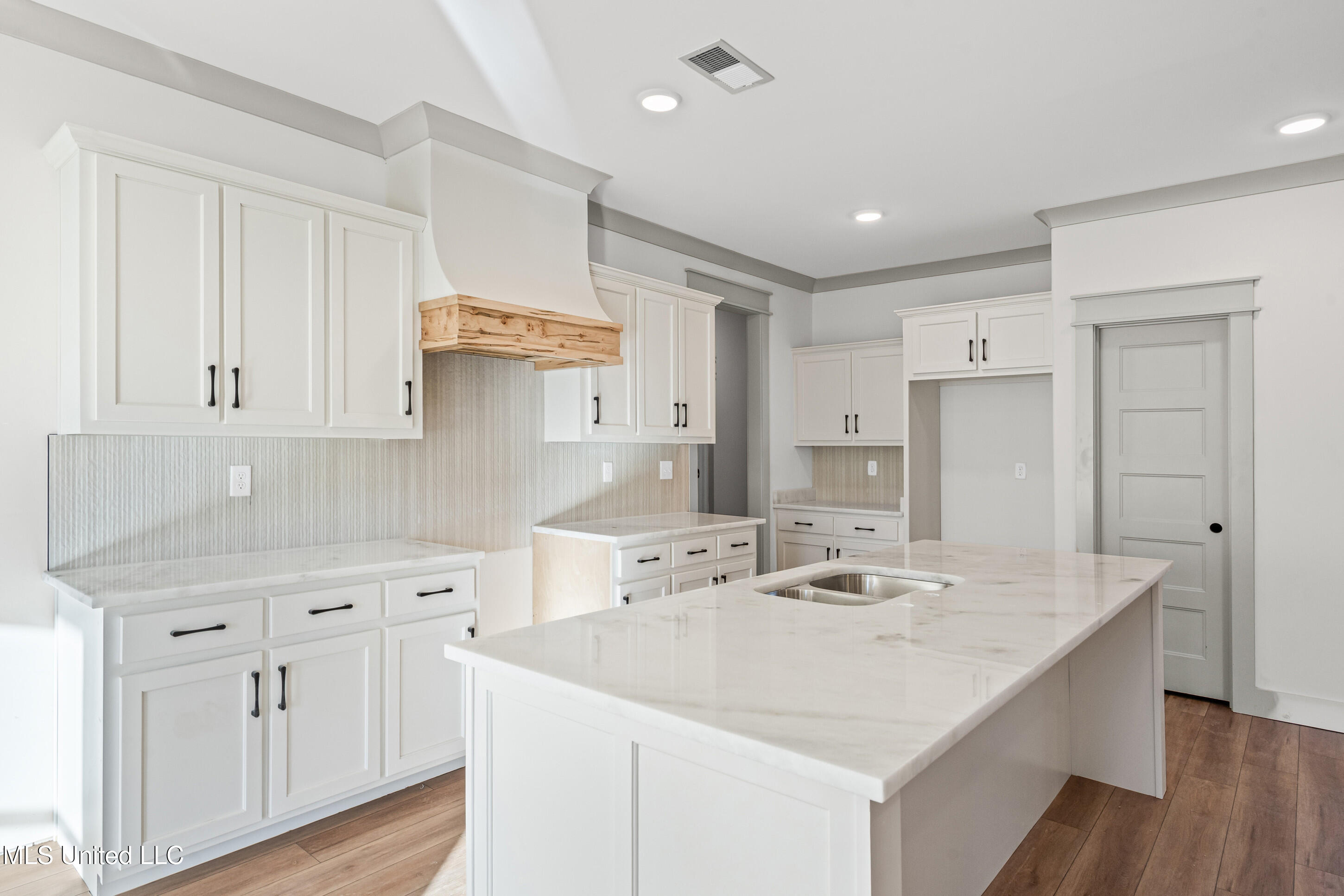 2651 Della Street Hernando, MS 38632 - Photo 8 of 22 kitchen