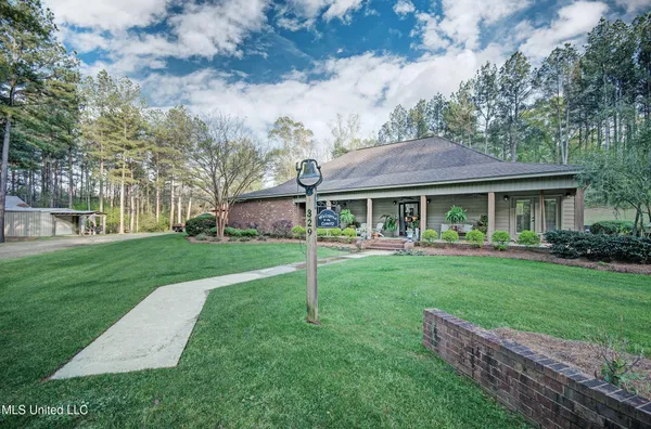 $639,900 | 329 County Line Road, Mendenhall, MS 39114