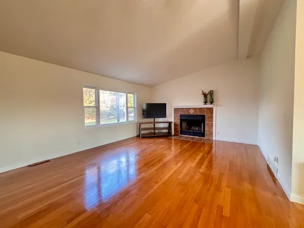 $274,900 | 406 Clover Court, Dixon, IL 61021