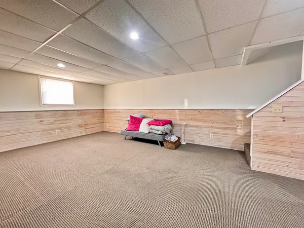 $274,900 | 406 Clover Court, Dixon, IL 61021