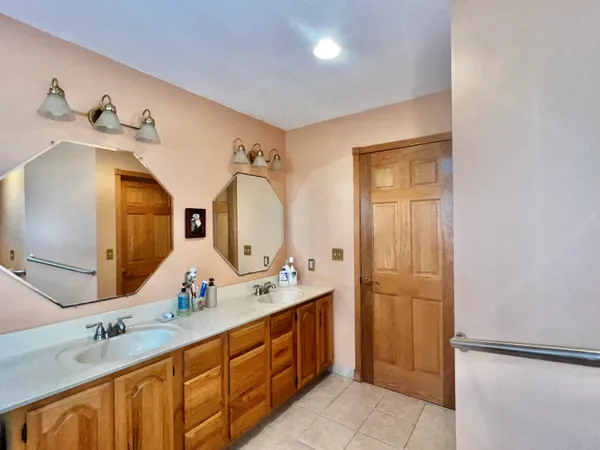 $499,900 | 1401 Meadow Lane, Hillsdale, MI 49242