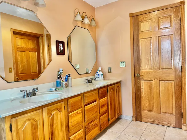 $499,900 | 1401 Meadow Lane, Hillsdale, MI 49242