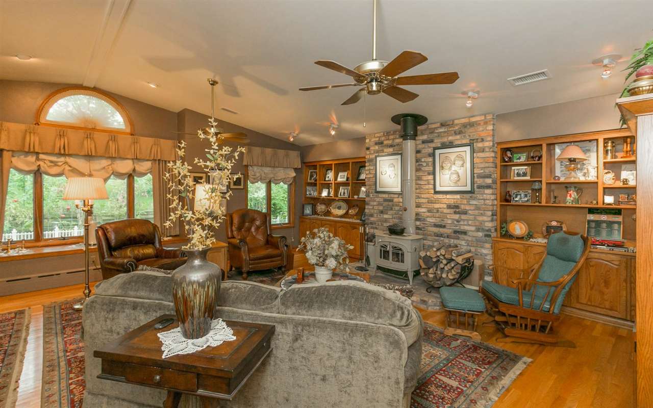 1825 Glendale Road Iowa City, IA 52245 - Photo 5 of 23 Gallery Image 5