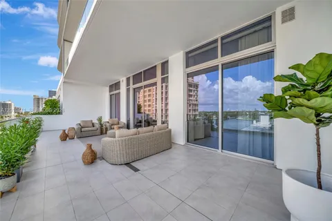 $2,000,000 | 153 North Seabreeze Boulevard, Unit 403, Fort Lauderdale, FL 33304