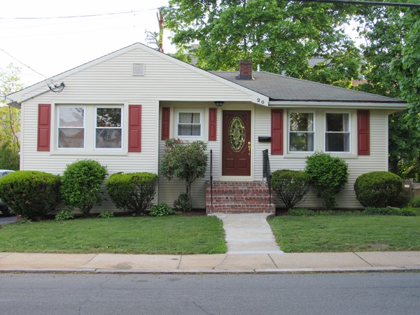 20 Raymond Road Salem, MA 01970 - Photo 1 of 18 Gallery Image 1