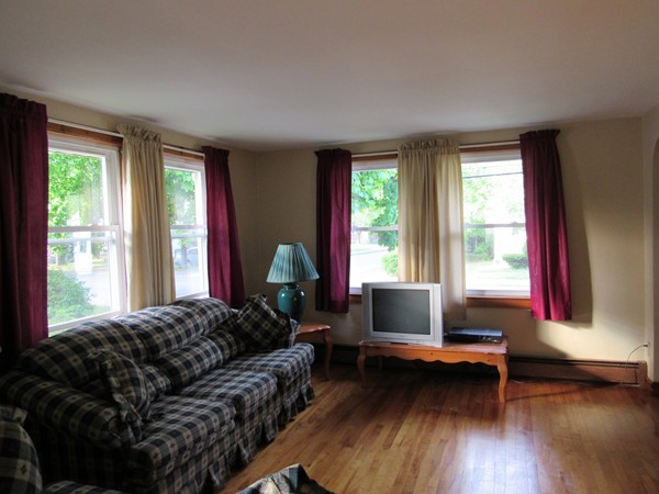 20 Raymond Road Salem, MA 01970 - Photo 4 of 18 Gallery Image 4