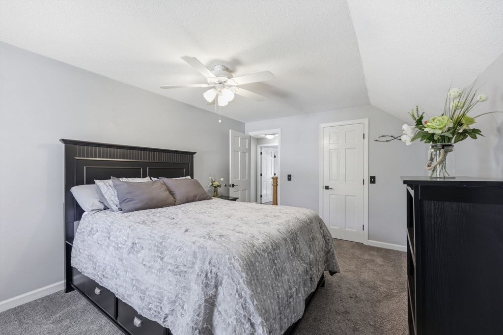 33 Winding Lane Springfield, MA 01118 - Photo 23 of 42