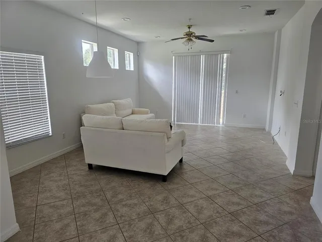 $2,100 | 1040 Crestwood Commons Avenue, Ocoee, FL 34761