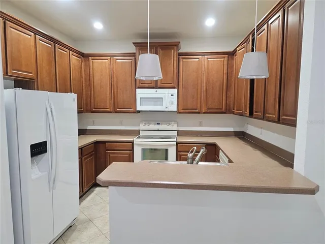 $2,100 | 1040 Crestwood Commons Avenue, Ocoee, FL 34761