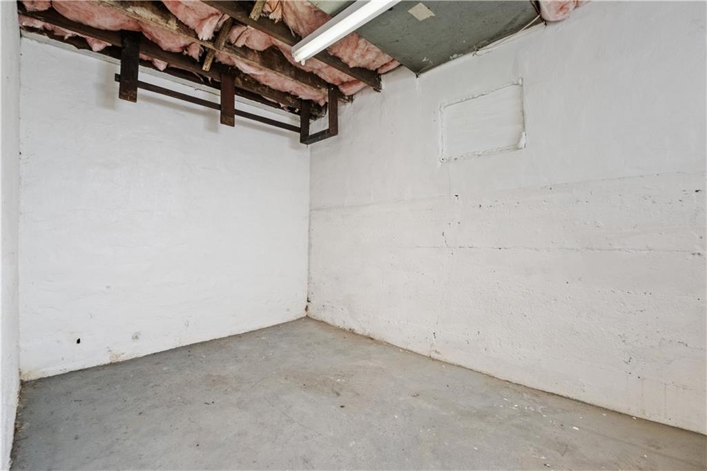 1306 Broadway Avenue McKees Rocks, PA 15136 - Photo 28 of 33