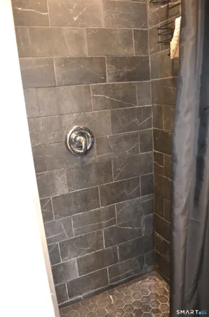 $389,900 | 237 New Britain Avenue, Newington, CT 06111