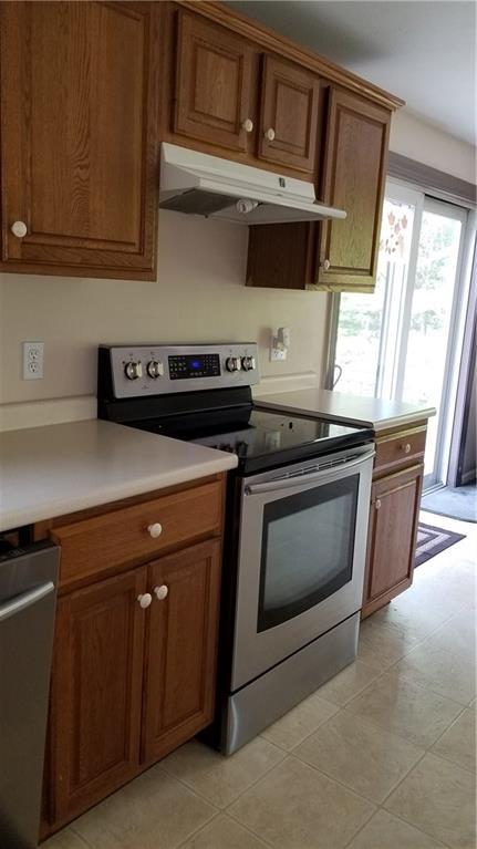 317 Saco Road Hollis Center, ME 04042 - Photo 6 of 29 Stainless electric range with glass top