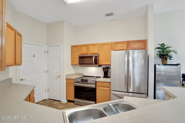 $165,000 | 785 Oakleaf Plantation Parkway, Unit 1634, Orange Park, FL 32065