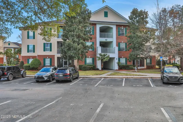 $165,000 | 785 Oakleaf Plantation Parkway, Unit 1634, Orange Park, FL 32065