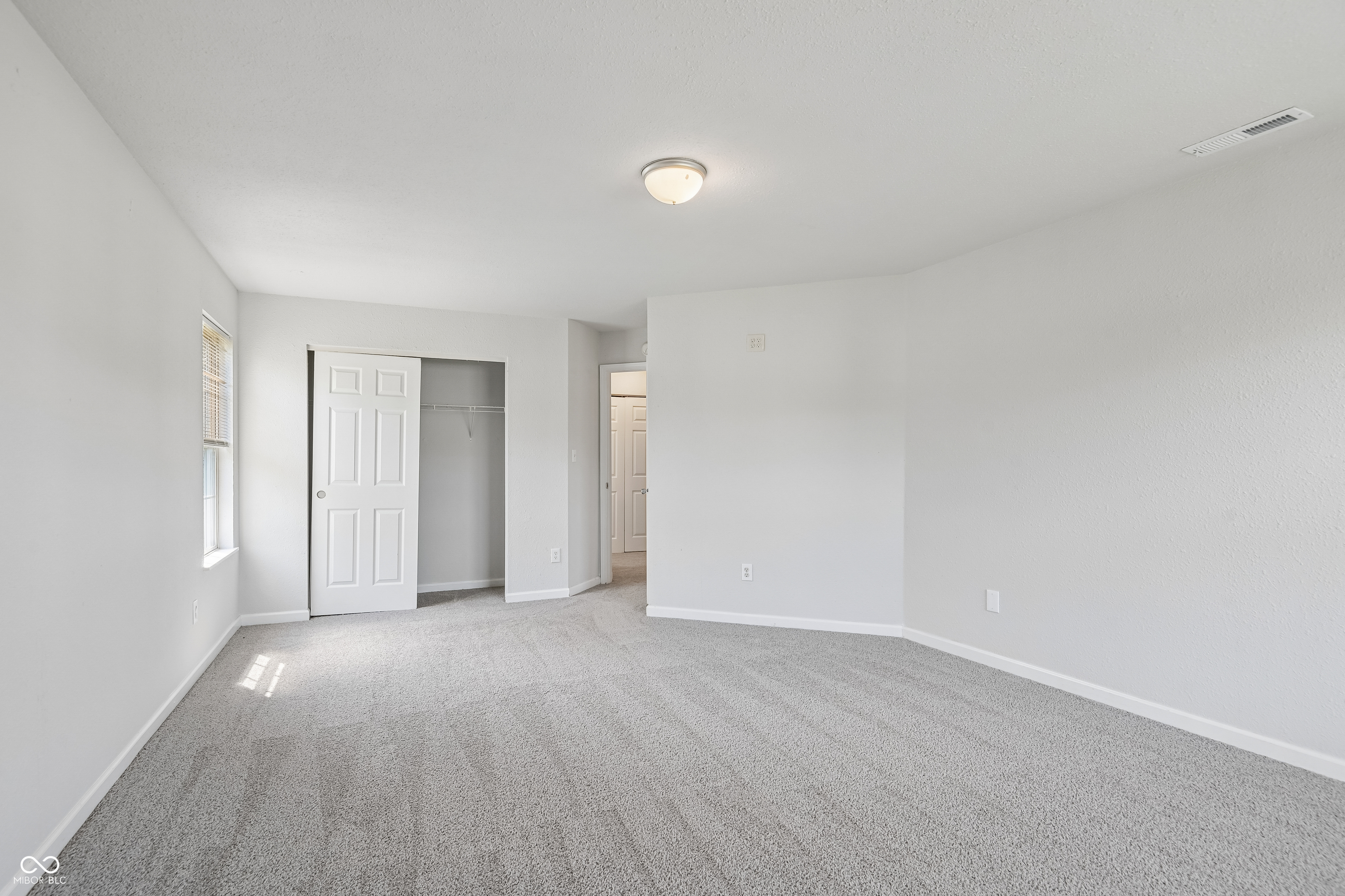 2327 Rostock Court Indianapolis, IN 46229 - Photo 15 of 41 Gallery Image 15