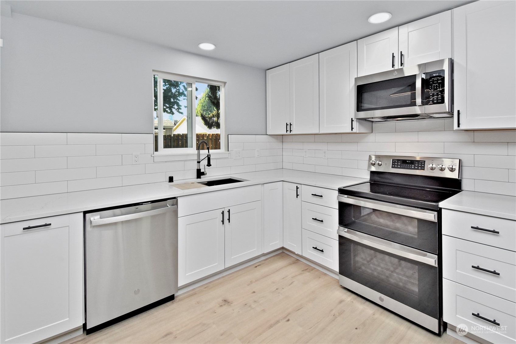21214 3rd Avenue West Bothell, WA 98021 - Photo 8 of 40