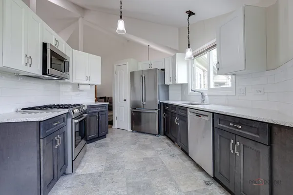 $625,000 | 212 Willow Parkway, Buffalo Grove, IL 60089