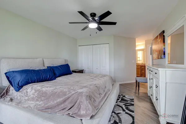 $625,000 | 212 Willow Parkway, Buffalo Grove, IL 60089