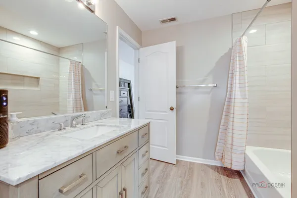 $625,000 | 212 Willow Parkway, Buffalo Grove, IL 60089