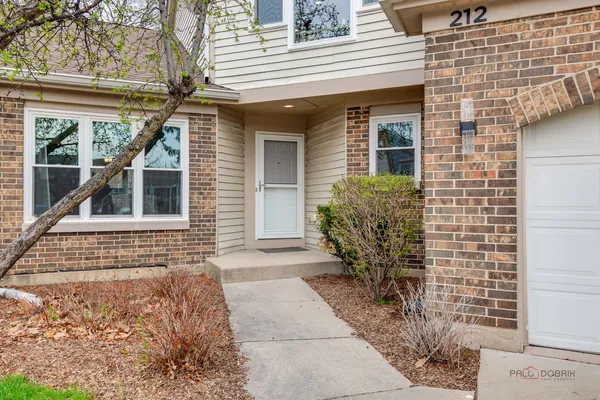 $625,000 | 212 Willow Parkway, Buffalo Grove, IL 60089