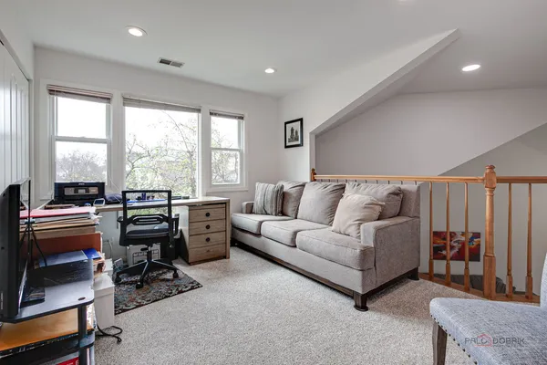 $625,000 | 212 Willow Parkway, Buffalo Grove, IL 60089