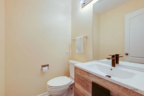 $625,000 | 212 Willow Parkway, Buffalo Grove, IL 60089