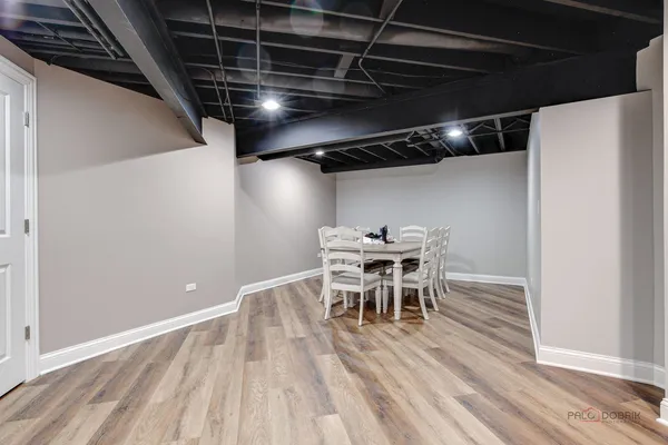 $625,000 | 212 Willow Parkway, Buffalo Grove, IL 60089