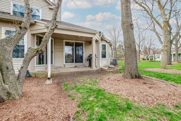$625,000 | 212 Willow Parkway, Buffalo Grove, IL 60089