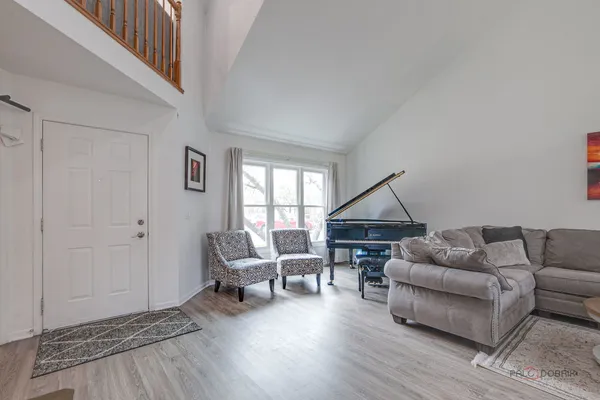 $625,000 | 212 Willow Parkway, Buffalo Grove, IL 60089