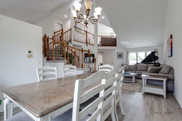 $625,000 | 212 Willow Parkway, Buffalo Grove, IL 60089
