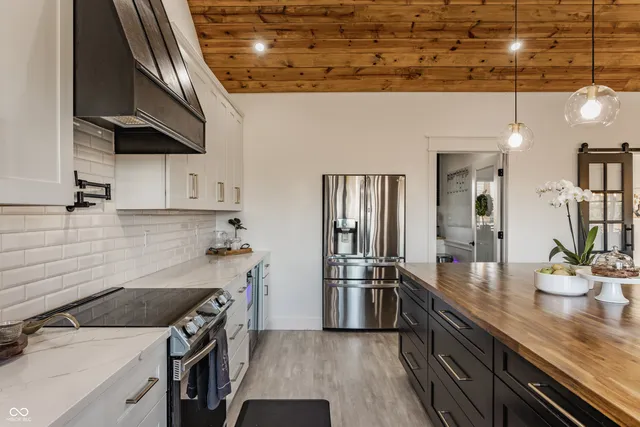 $1,499,000 | 6186 North 50 East, Fortville, IN 46040