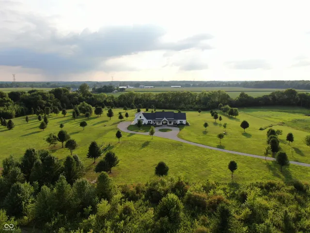$1,499,000 | 6186 North 50 East, Fortville, IN 46040