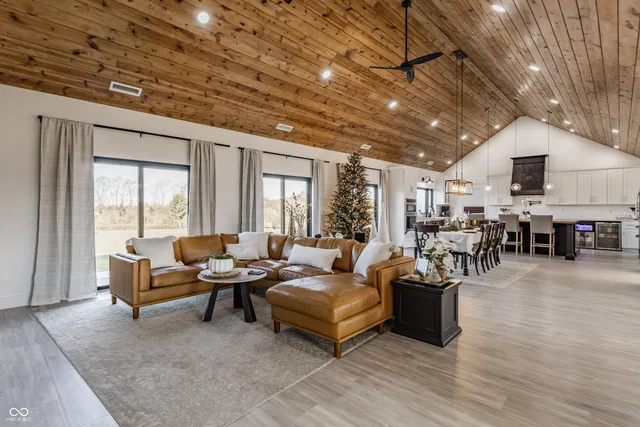 $1,499,000 | 6186 North 50 East, Fortville, IN 46040