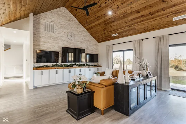 $1,499,000 | 6186 North 50 East, Fortville, IN 46040