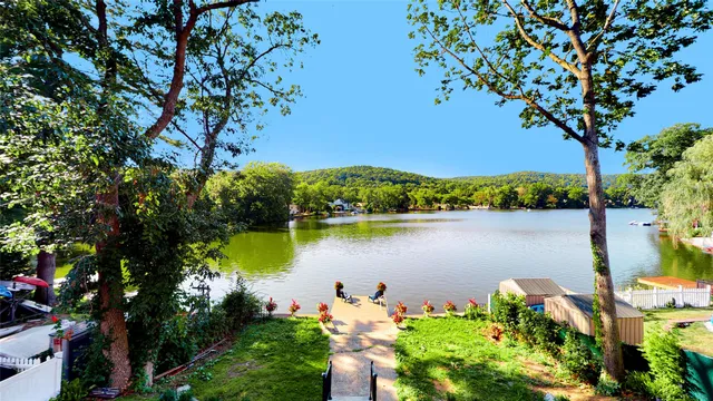 $1,399,000 | 37 Lakeshore Drive, Oakland, NJ 07436