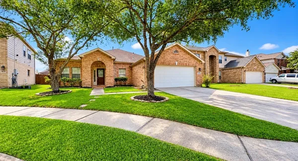 $2,595 | 16715 Bending Creek Lane, Friendswood, TX 77546