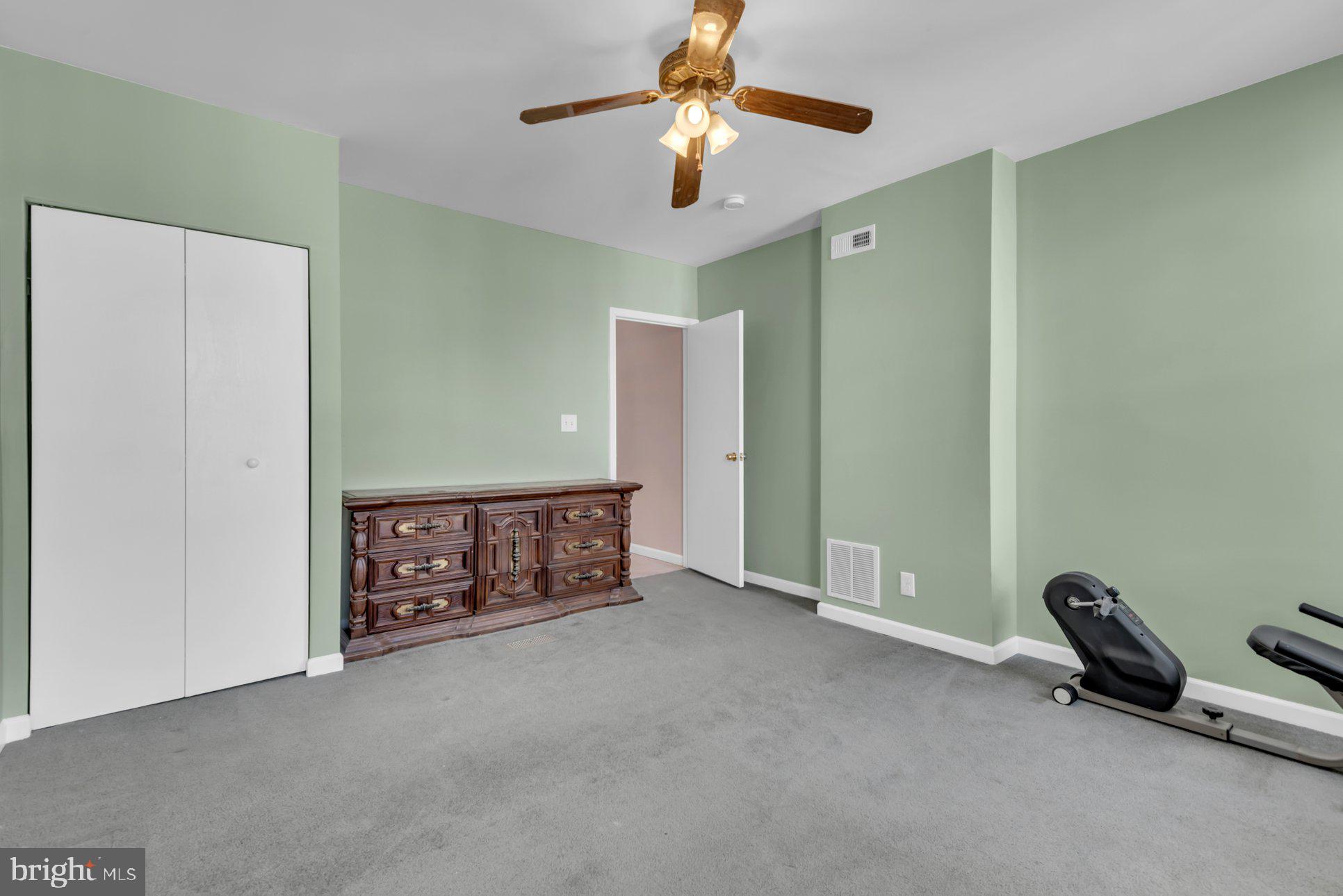 1007 East Preston Street Baltimore, MD 21202 - Photo 15 of 36 a view of a room with gym equipment