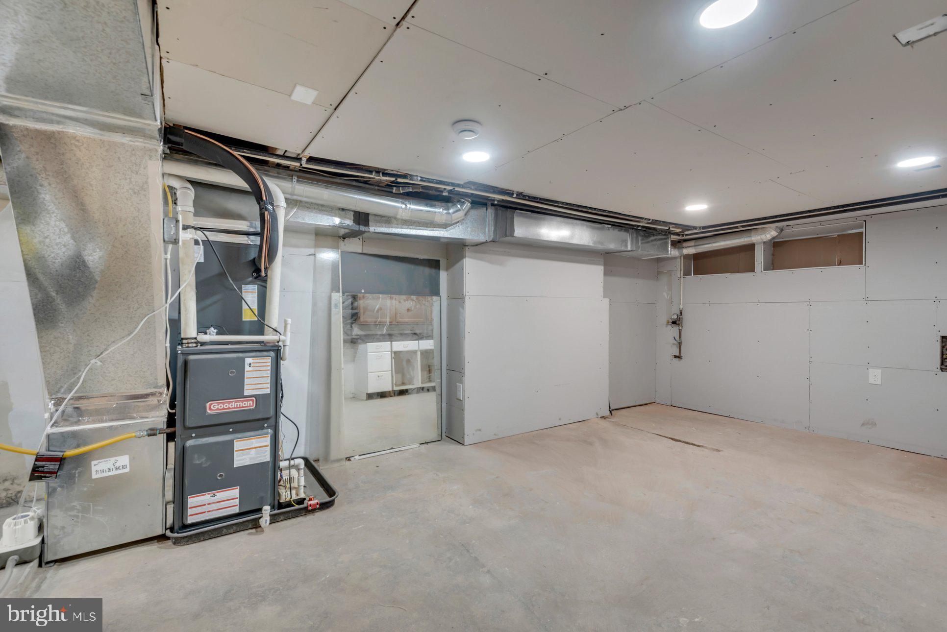 1007 East Preston Street Baltimore, MD 21202 - Photo 30 of 36 a view of an empty room