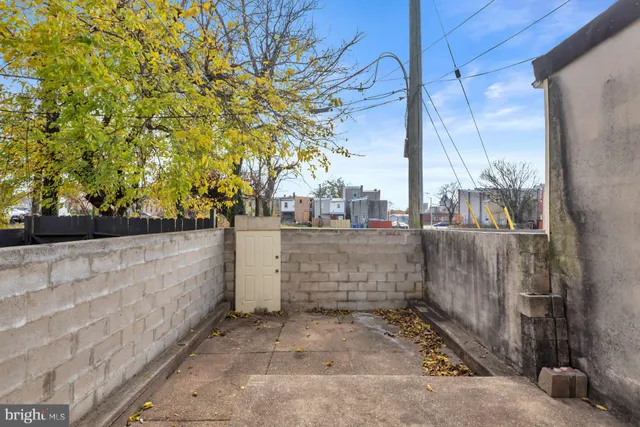 a view of outdoor space