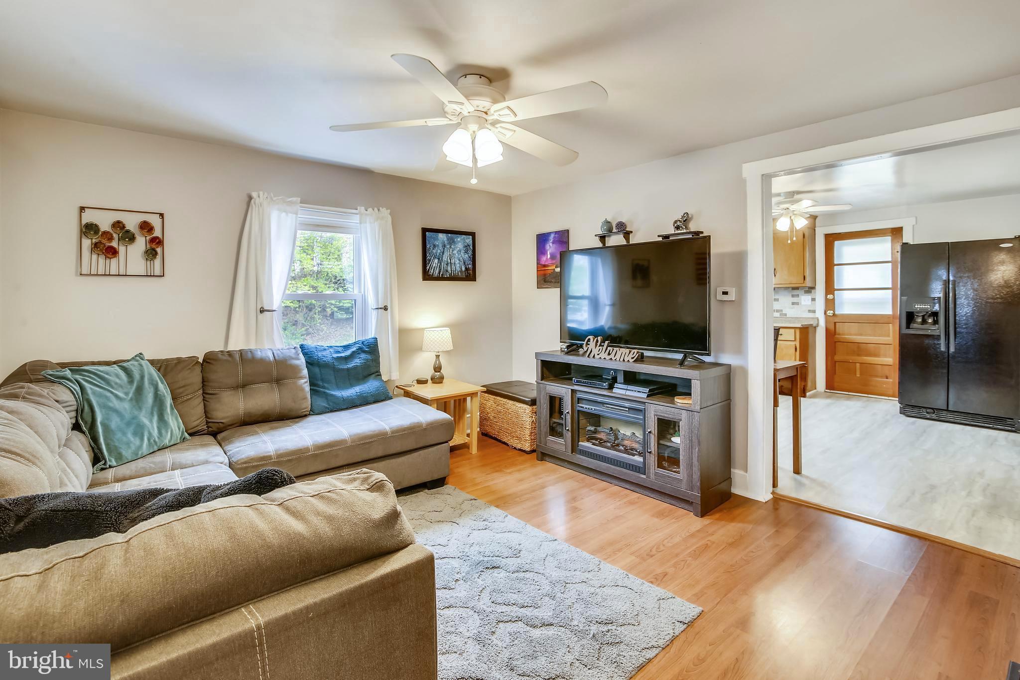7734 Edgewood Church Road Frederick, MD 21702 - Photo 3 of 32 Bright and sunny living room