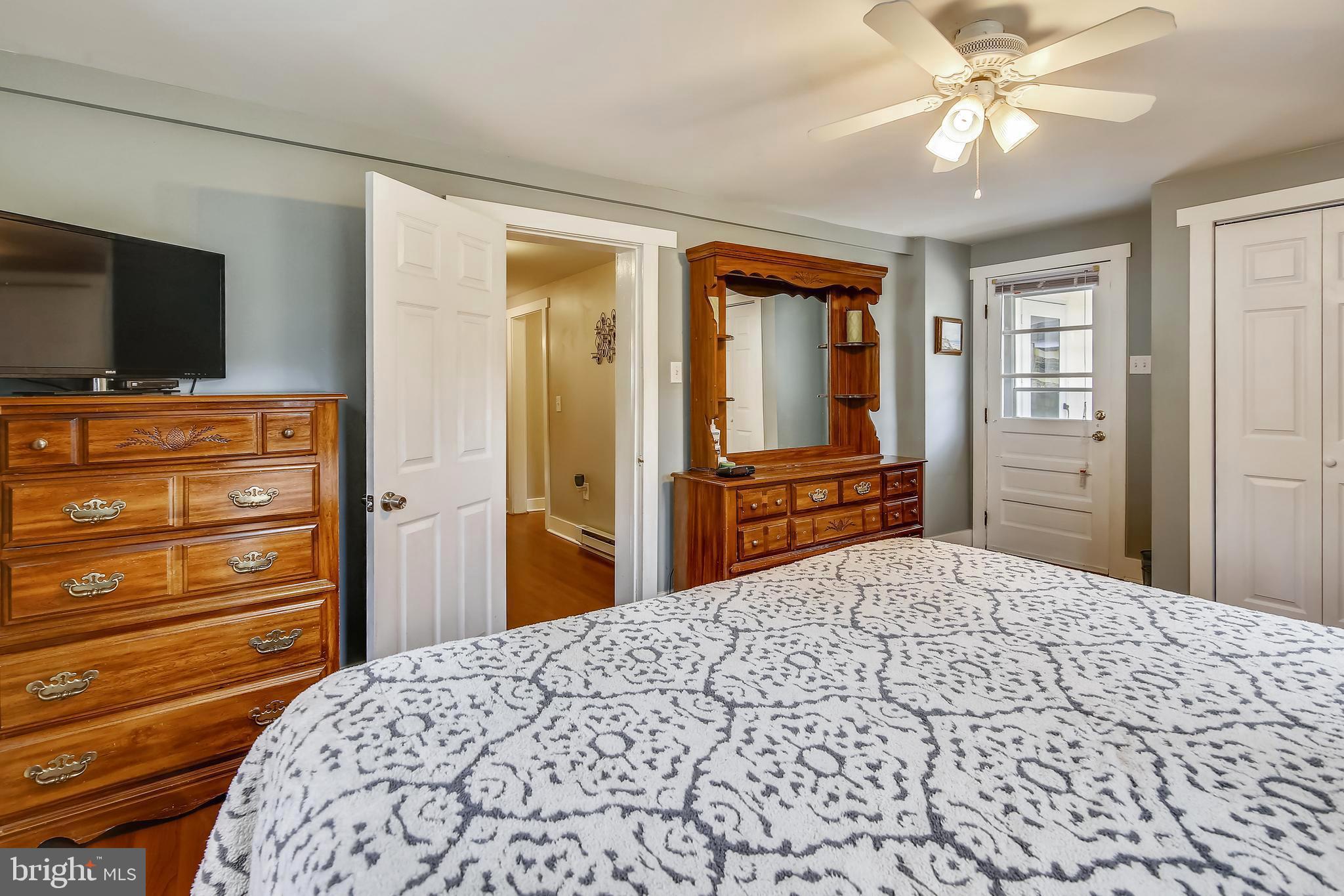 7734 Edgewood Church Road Frederick, MD 21702 - Photo 22 of 32 Master bedrm large enough for a king size bed!