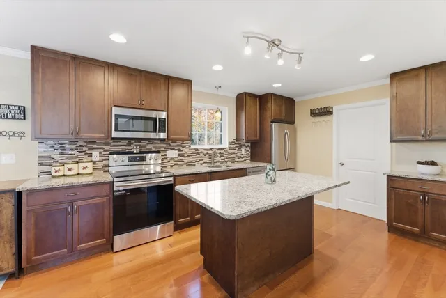 $469,900 | 116 Granville Road, Southwick, MA 01077